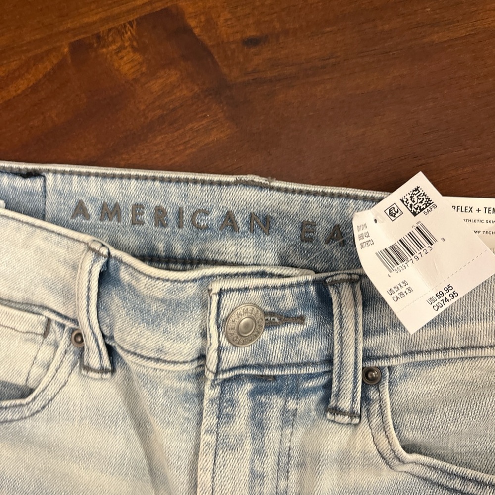 American Eagle Outfitters Women's Light Blue Jeans